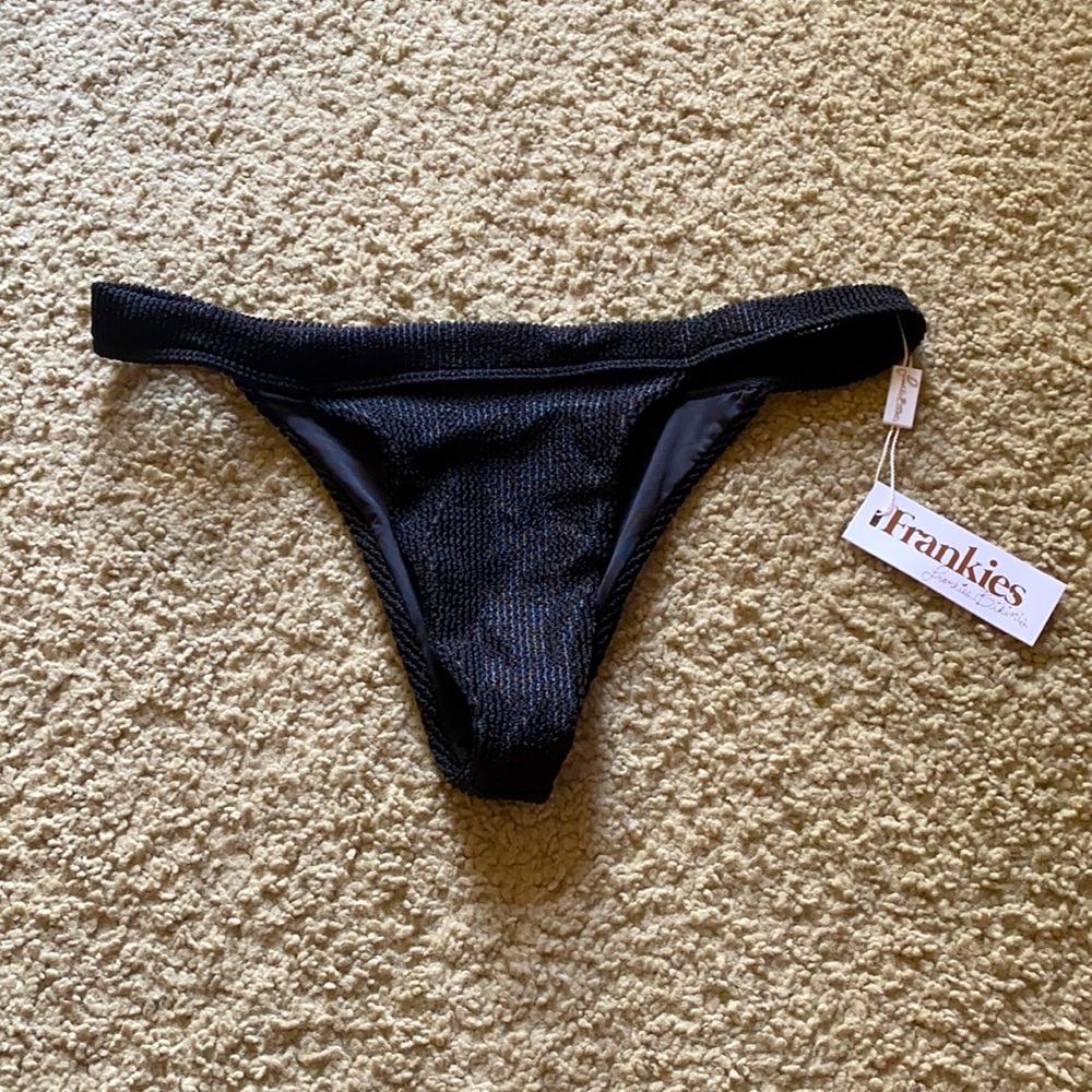 Never been worn Frankie’s bikinis summertime bottom black size L
